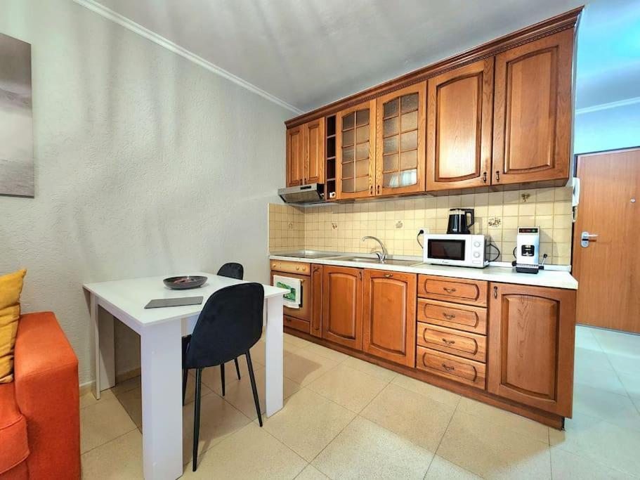 One Bd Flat Near Center With 24H Self Check In Apartment Tirana Exterior foto